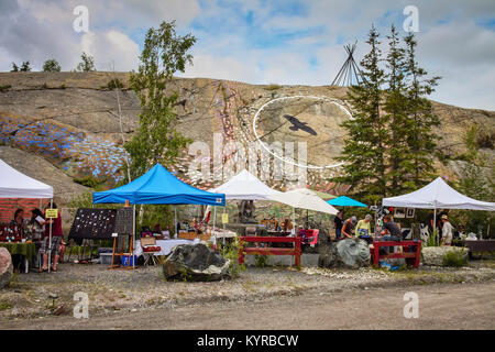 Marché des arts à l'assemblée annuelle de l'été Festival Ride et divaguer, Yellowknife, Territoires du Nord-Ouest. Banque D'Images