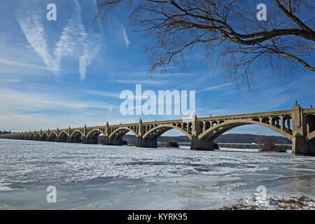 Frozen Susquehanna en Pennsylvanie, USA. C'est le plus long fleuve de la côte Est des États-Unis qui se jettent dans l'océan Atlantique. Banque D'Images