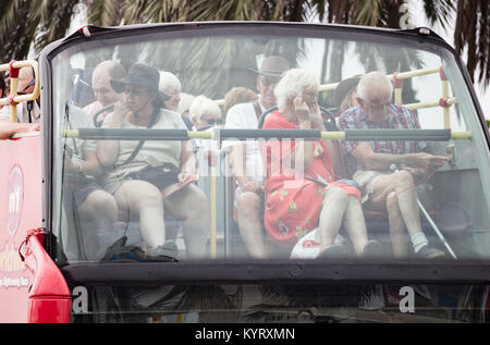 Les touristes britanniques sur city bus de tourisme à Las Palmas, la capitale de Gran Canaria, Îles Canaries, Espagne Banque D'Images