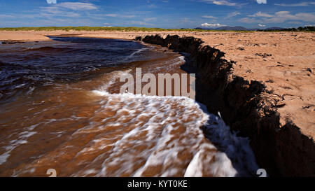 Plage de sable érodé par la marée descendante à Dugort, Achill Island sur la côte irlandaise Banque D'Images