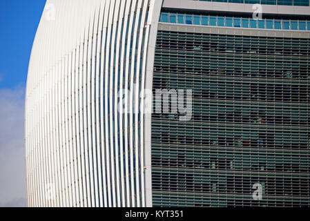 20 Fenchurch Street gratte-ciel commercial talkie walkie dans City of London financial district. Niveau supérieur détails architecturaux. Lignes de vitrage Banque D'Images