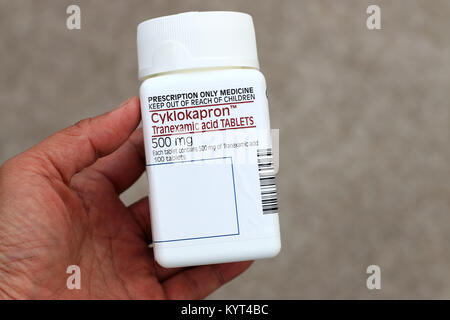 Le Cyklokapron tranexamic acid 500mg comprimés isolés Banque D'Images