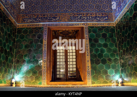 Murs verts et fenêtre dans Yeshil mosquée de Bursa, Turquie Banque D'Images