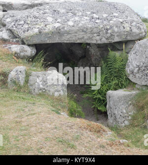 Bant's Carn chambre funéraire ou l'entrée tombe, Halangy Dow, St Mary, Îles Scilly, Cornwall, England, UK en Juin Banque D'Images