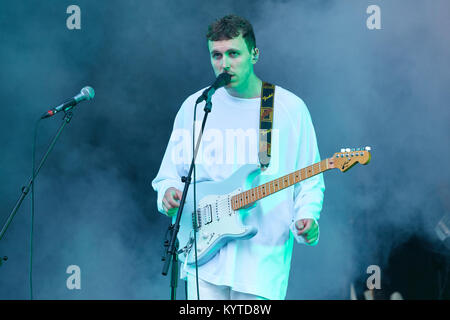 Norvège, Oslo - le 23 juin 2017. La chanteuse norvégienne, auteur-compositeur et musicien Gundelach effectue un concert live au cours de la fête de la musique norvégienne Piknik i Parken à Oslo. (Photo crédit : Gonzales Photo - Stian S. Moller) Banque D'Images