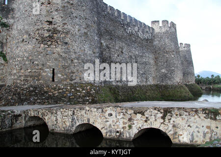 Bridge et Tour de Maumere forteresse à Anamur, Turquie Banque D'Images