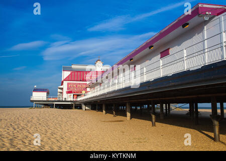 Great Yarmouth, Grande Bretagne - Juillet 8,2010 : Célèbre Britannia pier dans la région de Great Yarmouth. La jetée a été proposé pour la première fois en 1856 et les travaux ont commencé en 1857. T Banque D'Images