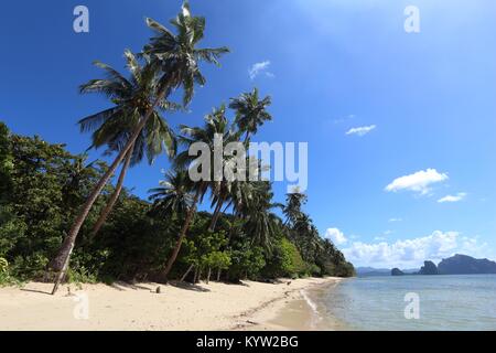 Paradise Beach - paysage Las Cabanas beach à El Nido, l'île de Palawan, Philippines. Banque D'Images