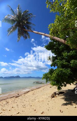 Paradise Beach - paysage Las Cabanas beach à El Nido, l'île de Palawan, Philippines. Banque D'Images