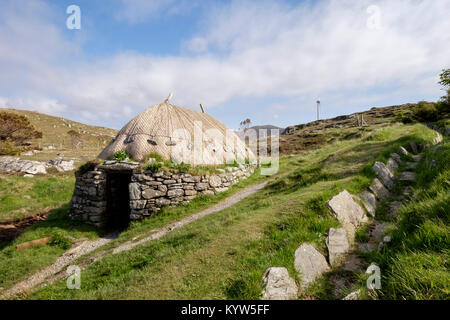 Reconstruit à l'âge de fer Shawbost Four scandinave avec cours d'eau pour l'usine. Siabost, Isle Of Lewis, Western Isles, îles Hébrides, Ecosse, UK, Grande-Bretagne Banque D'Images