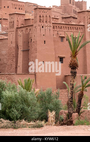 Tours et immeubles de la Kasbah Ait Ben Haddou, dans le sud du Maroc Banque D'Images