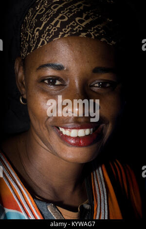 Un portrait Portrait d'une femme en Gambie Banque D'Images