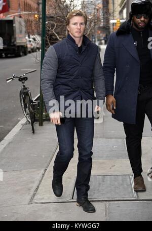 New York, NY, USA. 16 janvier, 2018. Thad Luckinbill, vu à construire ensemble pour promouvoir son nouveau film 12 STRONG dehors et environ pour la célébrité Candids - TUE, New York, NY 16 janvier 2018. Credit : Derek Storm/Everett Collection/Alamy Live News Banque D'Images