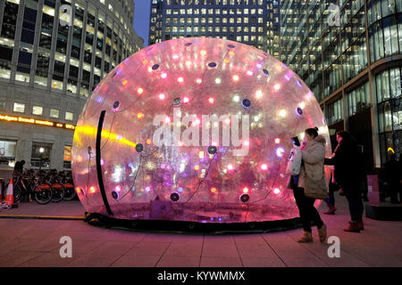 Londres, Royaume-Uni. 16 janvier, 2018. Plusieurs œuvres exposées à Canary Wharf, dans le cadre de cette année, la célébration de la lumière et de la technologie. Credit : Yanice Idir/Alamy Live News Banque D'Images