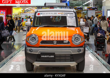 OSAKA, JAPON - 22 NOVEMBRE 2015 : Suzuki Hustler - un VUS compact, le RJC (des chercheurs et journalistes automobiles du Japon) Voiture de l'Oui Banque D'Images