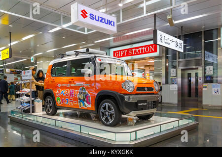 OSAKA, JAPON - 22 NOVEMBRE 2015 : Suzuki Hustler - un VUS compact, le RJC (des chercheurs et journalistes automobiles du Japon) Voiture de l'Oui Banque D'Images