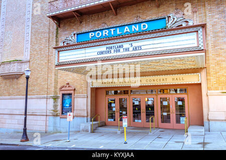 Portland, Oregon, United States - Oct 22, 2017 : Entrée d'Arlene Schnitzer Concert Hall Banque D'Images