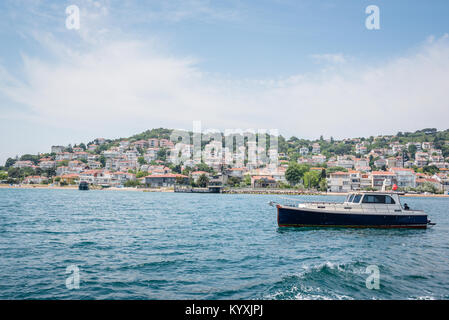 Voir l'île de kinaliada.L'île est l'une des quatre îles nommé Princes îles dans la mer de Marmara, près d'Istanbul, Turquie.20 Mai 2017 Banque D'Images