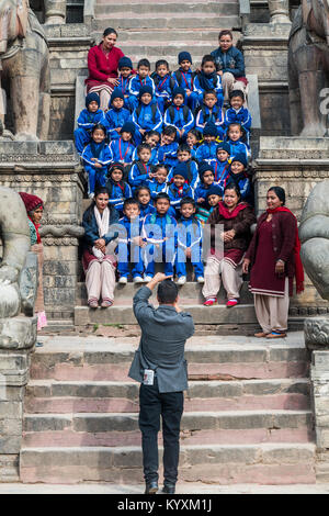 Les excursions d'école, Durbar Square, Bhaktapur, Népal, Asie. Banque D'Images