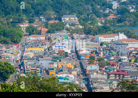 Vue sur la ville de Kandy, Sri Lanka d'en haut Banque D'Images