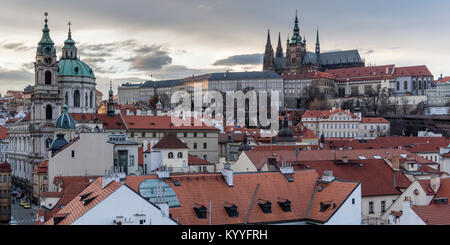 Vue sur St Nicholas Church Habour, petite ville, Prague, République Tchèque Banque D'Images