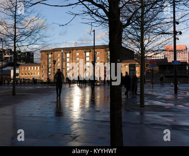 Vue de l'après-midi jusqu'à la rue du Roi vers le grenier Square, Kings Cross, London Banque D'Images