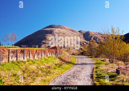 Montagnes près de la ville de Tyndrum, Écosse le long de la West Highland Way, tôt le matin Banque D'Images