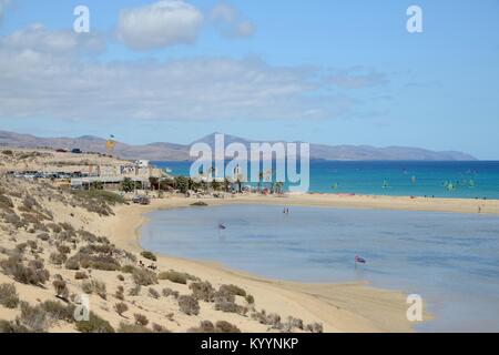 Lagune de Sotavento, regardant vers la planche à voile, centre et près de Jandia, Fuerteventura, Isalnds, mai. Banque D'Images