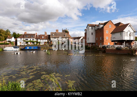 Un coin pittoresque par l'abbaye de moulin dans la ville de Gloucester, Gloucestershire, Severn Vale, UK Banque D'Images