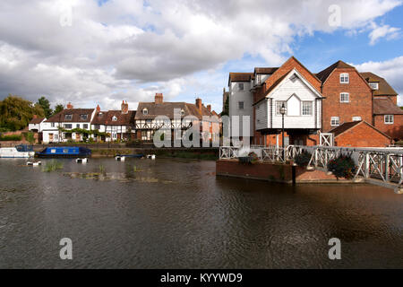 Un coin pittoresque par l'abbaye de moulin dans la ville de Gloucester, Gloucestershire, Severn Vale, UK Banque D'Images