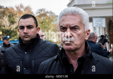 Sofia, Bulgarie, le 28 octobre 2015 : Volen Siderov - chef du parti nationaliste de la Bulgarie attaque pour protester Banque D'Images