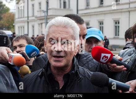 Sofia, Bulgarie, le 28 octobre 2015 : Volen Siderov - chef du parti nationaliste de la Bulgarie attaque pour protester Banque D'Images