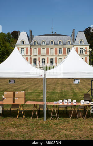 La foret des livres - le 22e festival annuel du livre et l'écrivain dans la vallée de la Loire Chanceaux-près-Loches près de Loches France - 27 août 2017 Banque D'Images