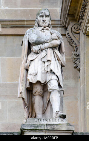 Paris, France. Palais du Louvre. Statue dans la cour Napoléon : Pierre Corneille (1606 - 1684), dramaturge français Banque D'Images