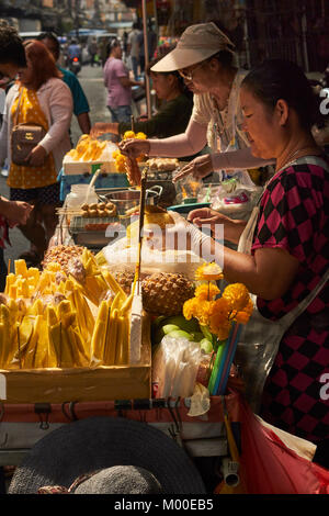 Vendeurs de rue dans le quartier chinois, Bangkok, Thaïlande Banque D'Images