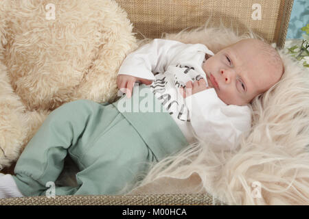 7 Semaine Vieux Garcon Bebe Premature Bebe Photo Stock Alamy