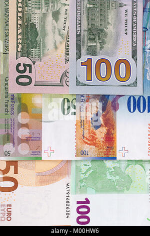 100 et 50 euro dollar, franc suisse contexte Banque D'Images