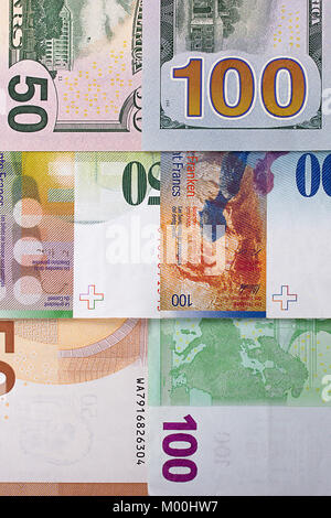 100 et 50 euro dollar, franc suisse contexte Banque D'Images