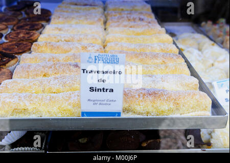 Gâteaux traditionnels portugais sur la vente. Lisbonne, Portugal Banque D'Images