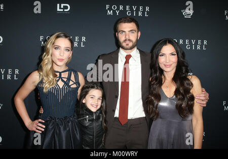 West Hollywood, CA, USA. 16 janvier, 2018. 16 janvier 2018 - West Hollywood, Californie - Jessica Rothe, Alex Roe, Abby Ryder Fortson, Bethany Ashton Wolf. ''Pour toujours ma fille'' Los Angeles Premiere tenue à l'hôtel London West Hollywood. Crédit photo : F. Sadou/AdMedia Crédit : F. Sadou/AdMedia/ZUMA/Alamy Fil Live News Banque D'Images