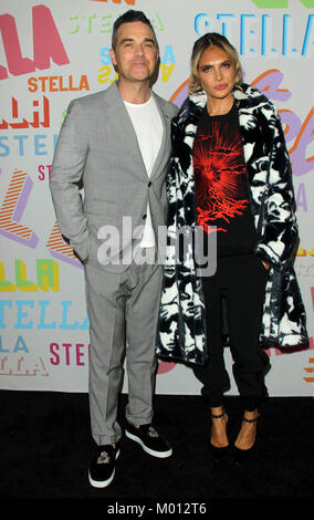 17 janvier 2018 - Los Angeles, CA, États-Unis - 16 janvier 2018 - Pasadena, Californie - Robbie Williams et sa femme Ayda Field. Stella McCartney Automne 2018 Présentation faite à S.I.R. Studios à Los Angeles. Crédit photo : AdMedia (crédit Image : © AdMedia via Zuma sur le fil) Banque D'Images