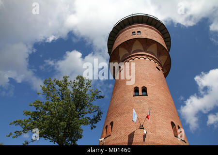 Ancien château d'eau en brique à Gizycko, Pologne. Banque D'Images