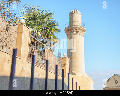 Ancien minaret de la mosquée Muhammad dans la vieille ville de Bakou Banque D'Images