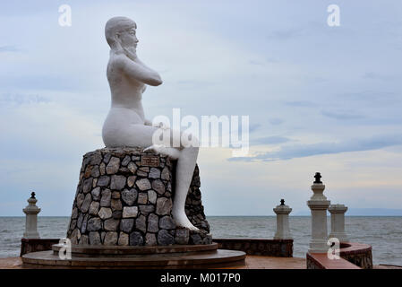 Dame blanche sculpture dans la plage de Kep, Cambodge Banque D'Images