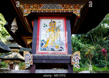 Bois sculpté et peint à l'oeuvre du Temple de Gunung Kawi Sebatu ('pura'), Bali, Indonésie. Banque D'Images