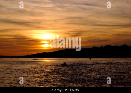 Un beau coucher du soleil à Poole, Dorset Banque D'Images