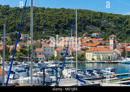 L'été sur Island Iz, Croatie Banque D'Images