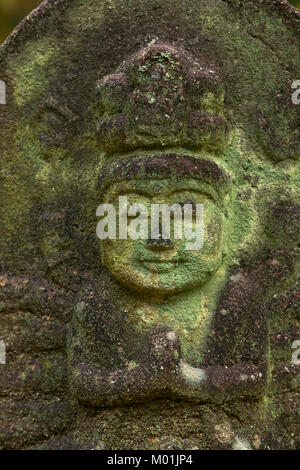 Quan Yin une pierre tombale à Kyoto, au Japon. Banque D'Images