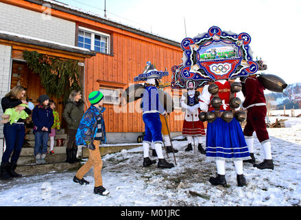 Belle Chläuse, St Sylvestre les mimes, l'extension du Nouvel An voeux, Urnäsch vieux Silvester procession, Urnäsch, Appenzell Rhodes-Extérieures, Suisse Banque D'Images