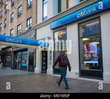 Une direction générale de la Citibank à Chelsea à New York le lundi 15 janvier, 2018. Citigroup doit publier ses chiffres du quatrième trimestre le mardi matin. (Â© Richard B. Levine) Banque D'Images